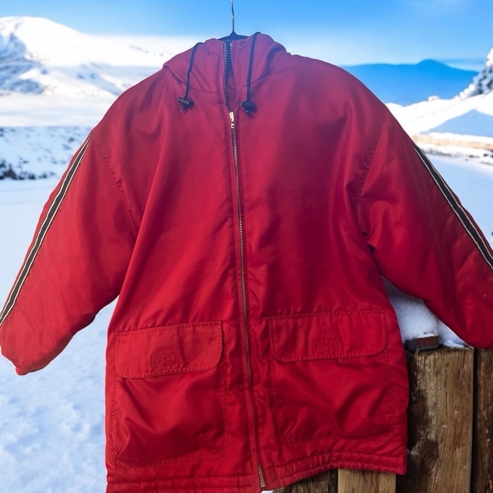 VTG Swiss Alps Mens Ski Jacket sz M Red, Fleece Lined 24"W X 32"L Hooded Zips